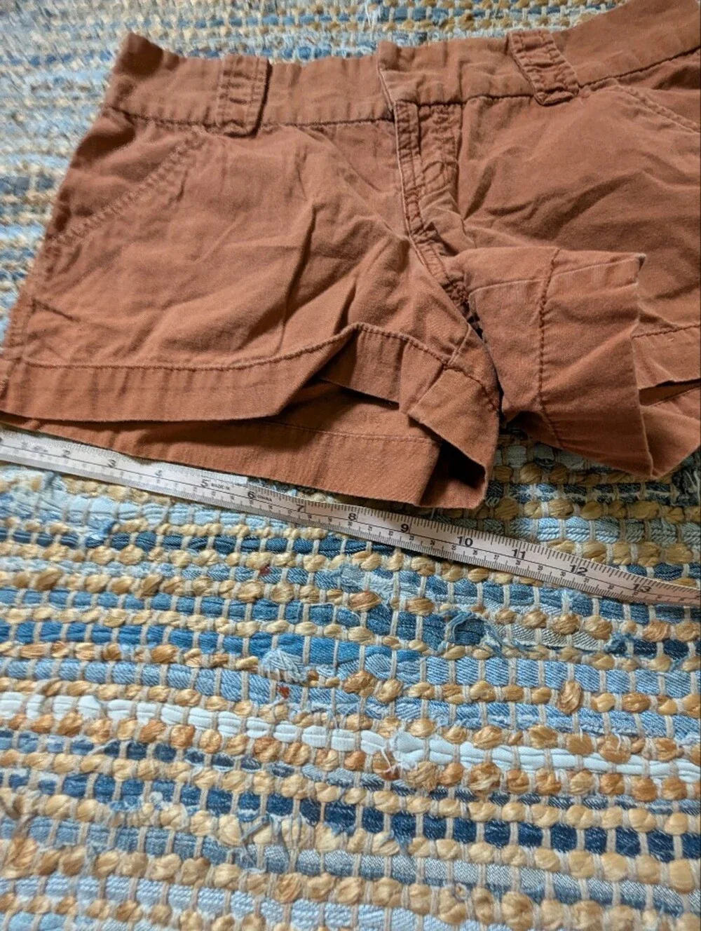 Old Navy Camel Chino Hot Pants Short Shorts 2 Preppy 2010s Fashion